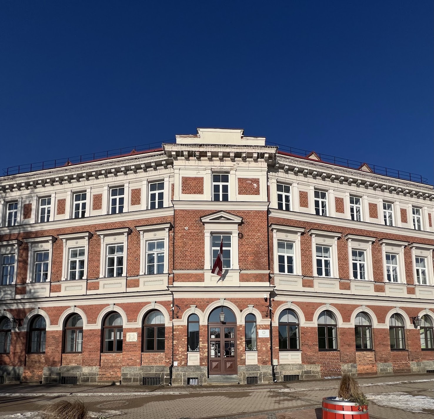 Zīversa īres nams